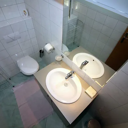 Vila Balog Apartment Tisno